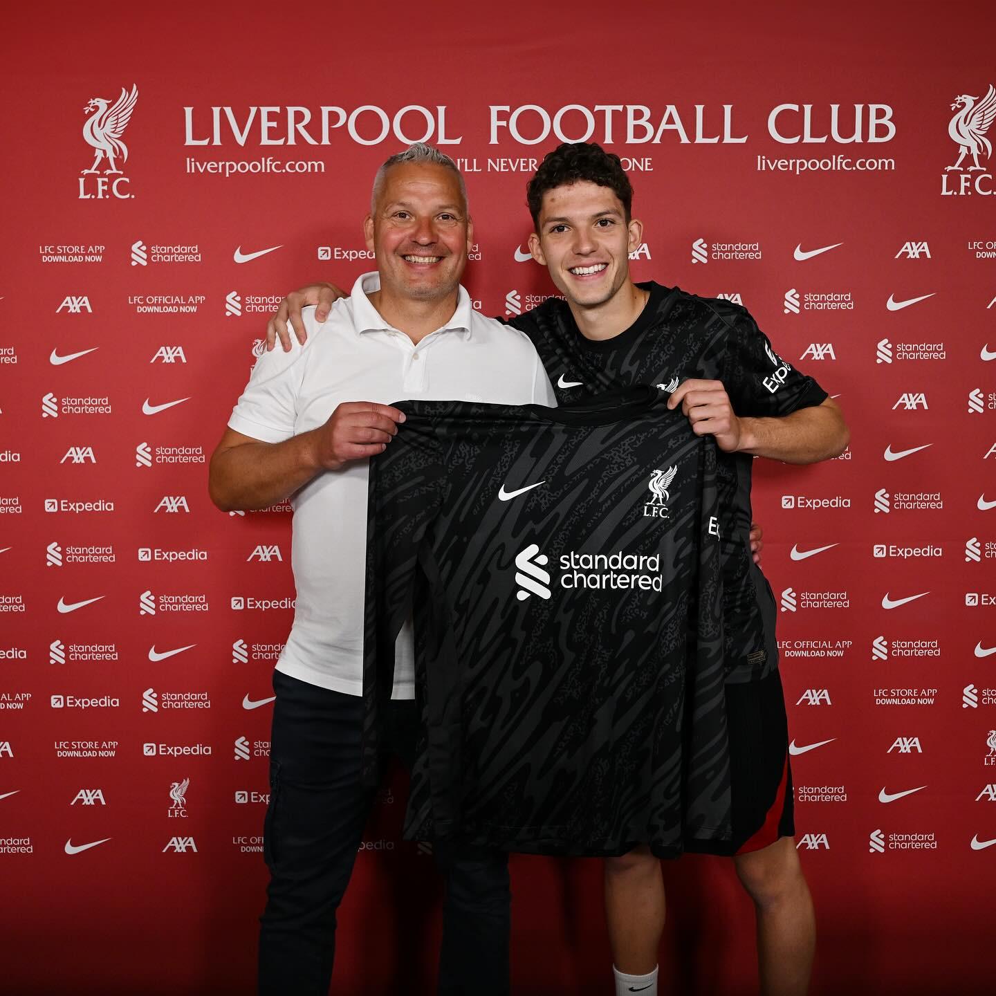 必一体育官方网站-马德里竞技提升客场表现争取更多积分挑战更高排名